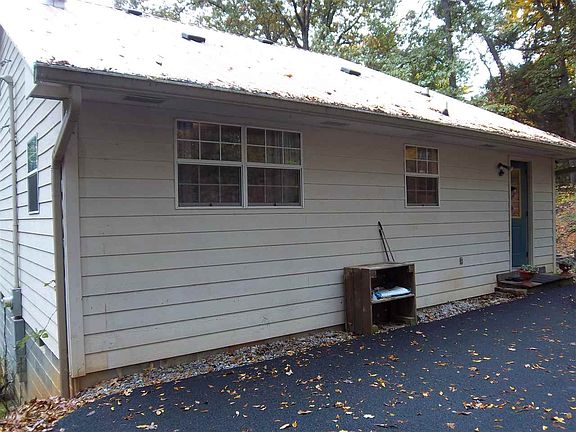 3rd image of 3234 Treeline Dr