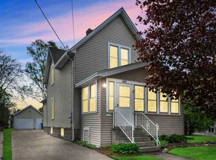 1418 Spruce St, Oshkosh, WI 54901