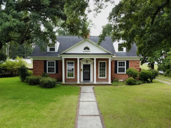 115 W College Street, Whiteville, NC 28472