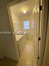 3 bed, 2.0 bath, 1749 sqft, $2,500 — Photo 4
