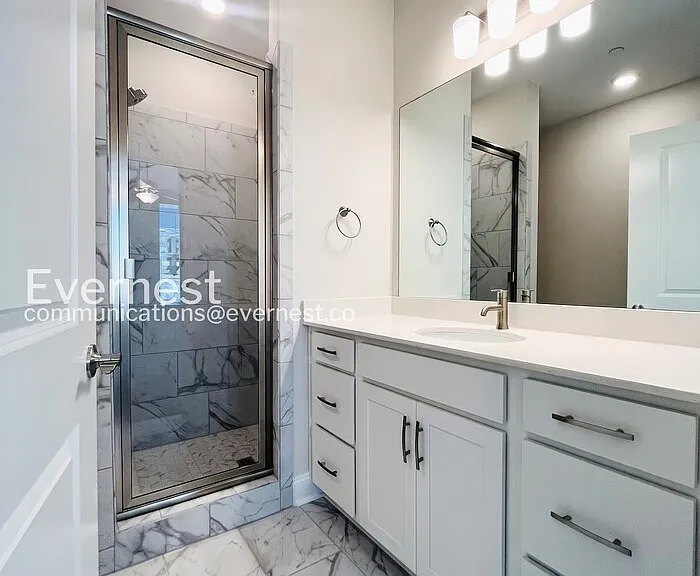 828 Goswell Dr #4 — Photo 6