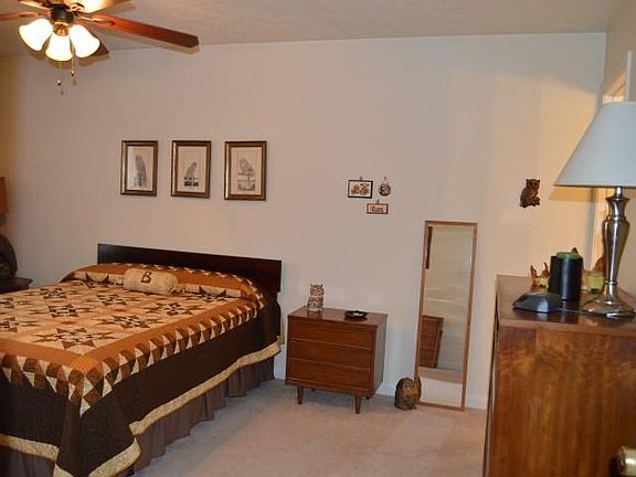 2nd image of 839 Davis Blvd