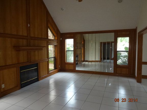 2nd image of 615 S San Marcelo Blvd