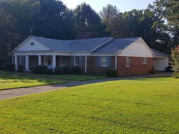 3rd image of 758 Skyline Dr