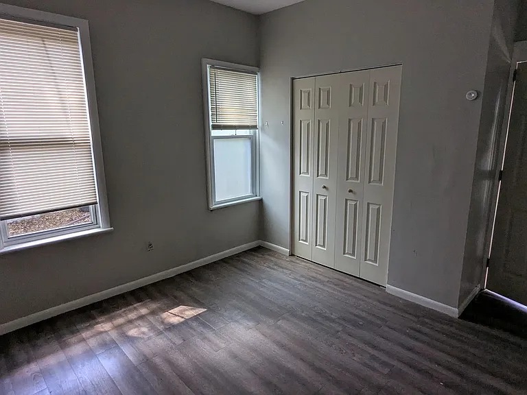 498 Gage St — Photo 16