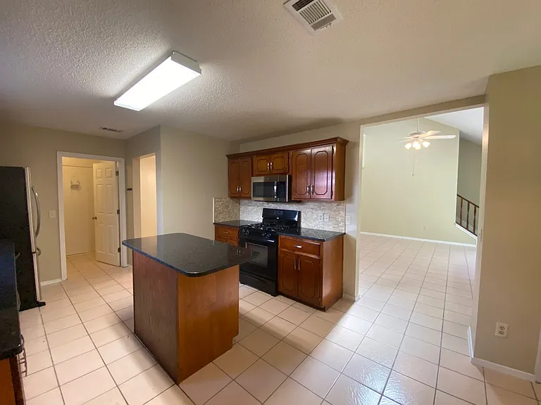 24 Neptune Dr — Photo 21