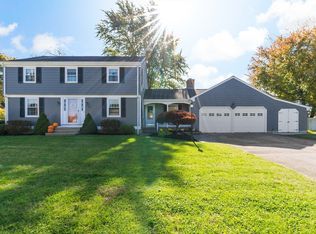 48 Greenhalgh Dr, Seekonk, MA 02771