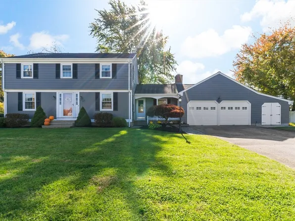 48 Greenhalgh Dr, Seekonk, MA 02771