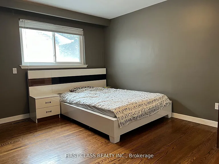 51 Ealing Dr — Photo 12