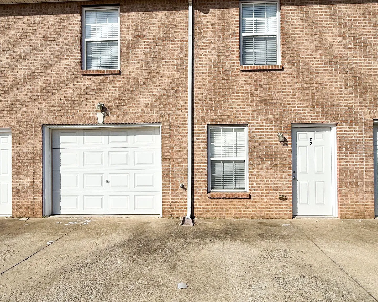 535 Lafayette Rd — Photo 1