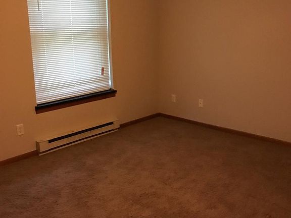 5th image of 522 Iris Ave