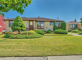 17 Nadine Dr, Cheektowaga, NY 14225