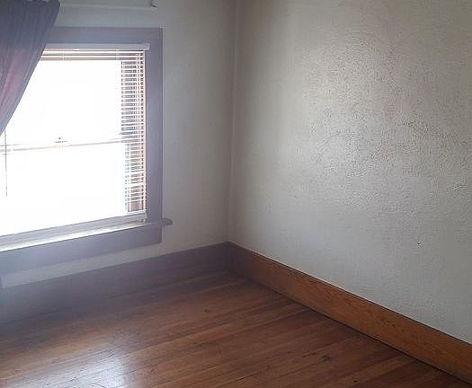 4th image of 118 E Monument St #118EM-03