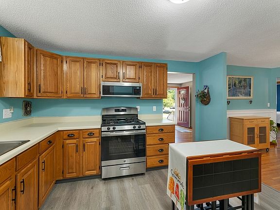 4th image of 38 Dexter Ave