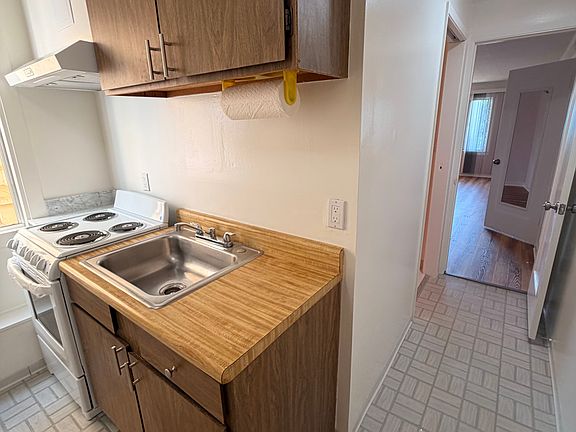 5th image of 2235 25th Ave