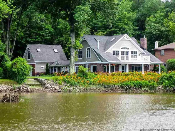 8 Ferry St, Saugerties, NY 12477