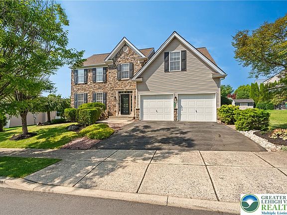 3rd image of 2305 Aberdeen Way