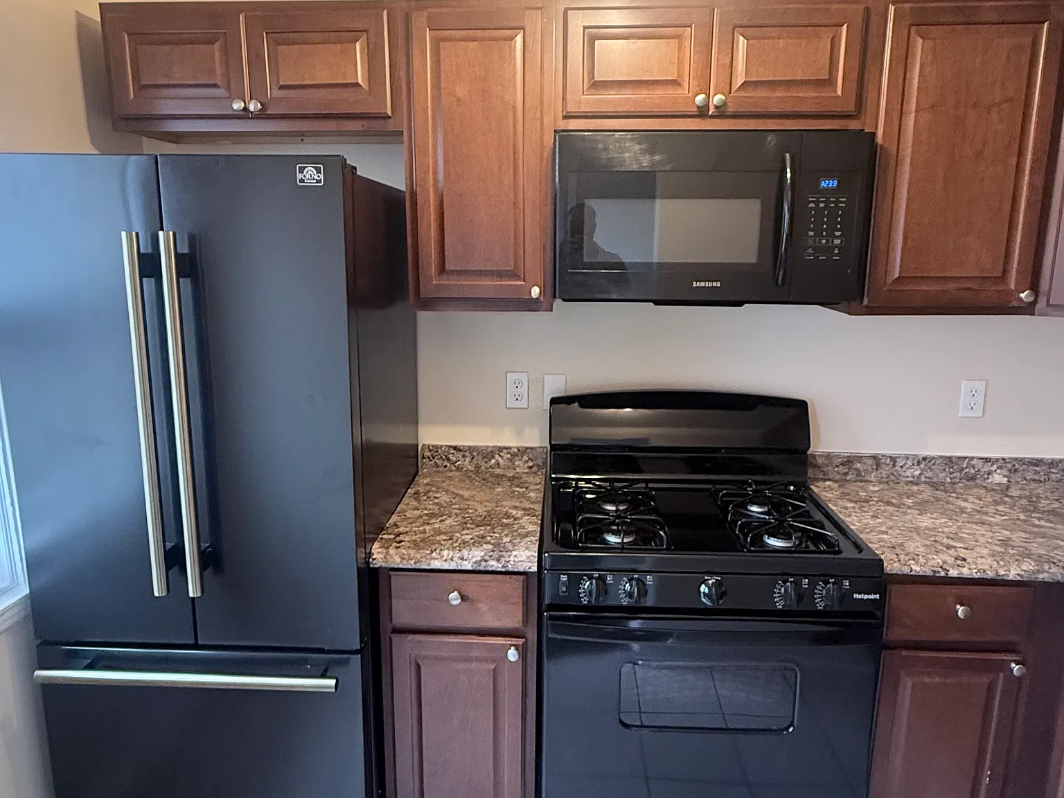 1662 E Cold Spring Ln — Photo 2
