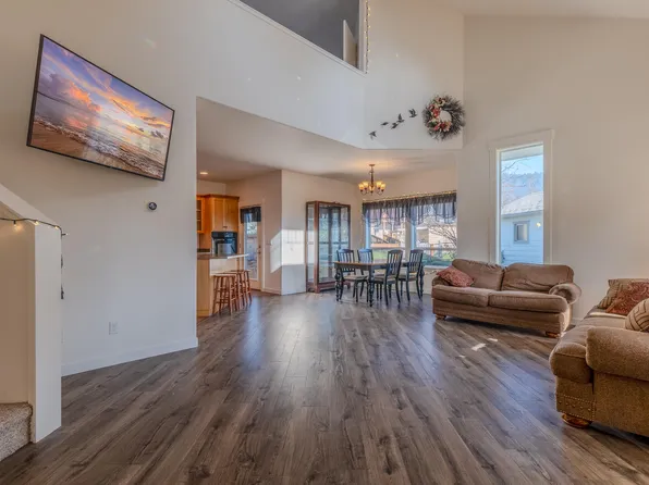 1316 NE Foster Way, Grants Pass, OR 97526