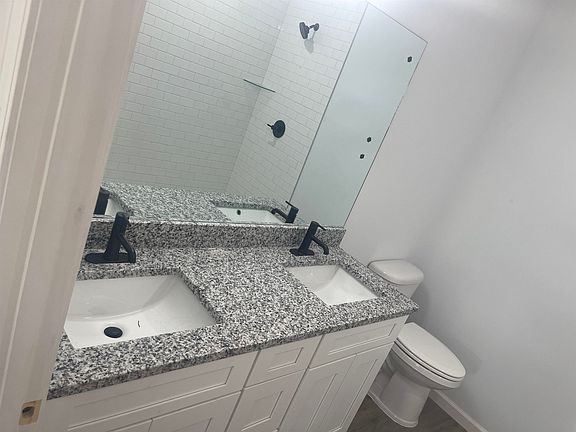 5th image of 1022 White House Blvd