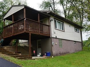 1689 Days Run Rd, Tarentum, PA 15084