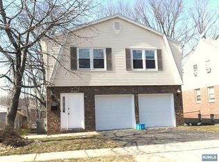 1656 Shelbourne St, Teaneck, NJ 07666