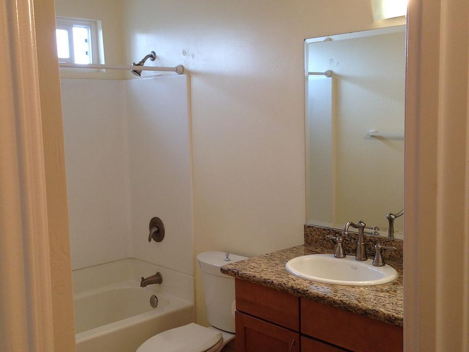 2nd image of 589 11th St APT 22
