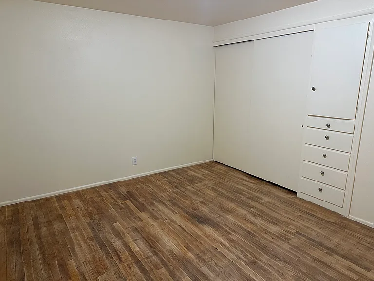 1592 Acacia Ave — Photo 5