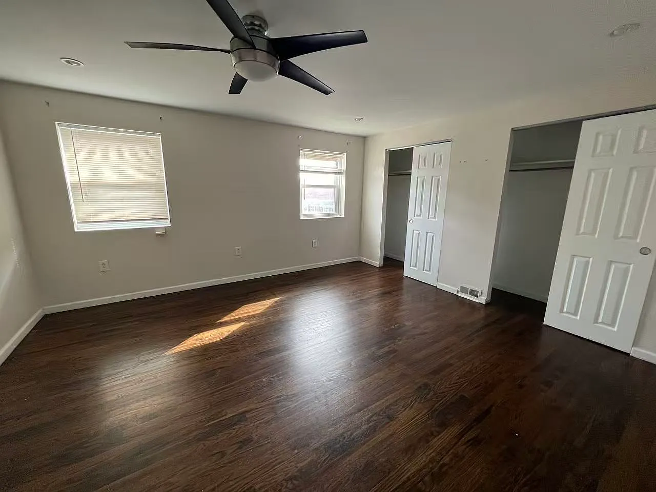 3 bed, 1.5 bath, 1360 sqft, $2,100 — Photo 4
