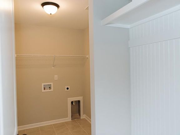 PHOTOS OF A SIMILAR HOME