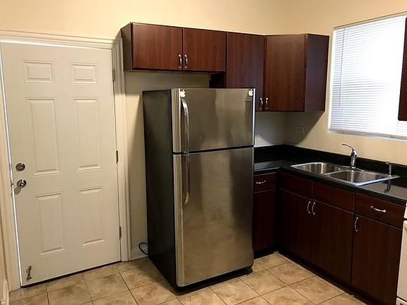 5th image of 2725 W Barry Ave #2W