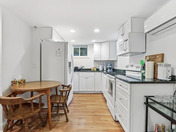 3539 Porter St NW, Washington, DC 20016