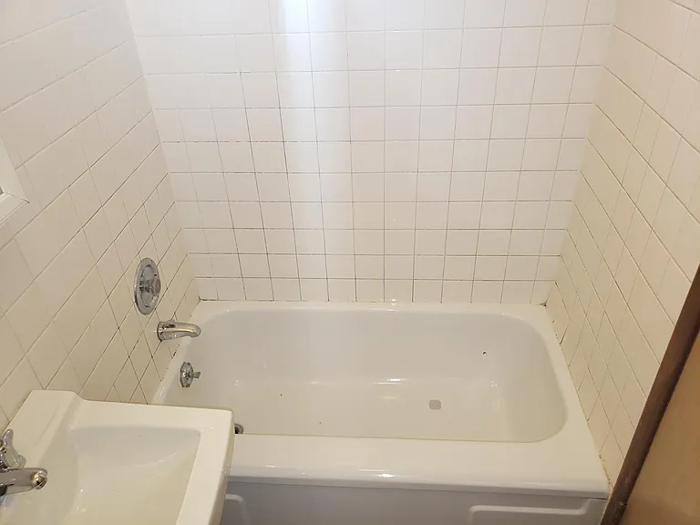525 NE 78th Ave — Photo 11