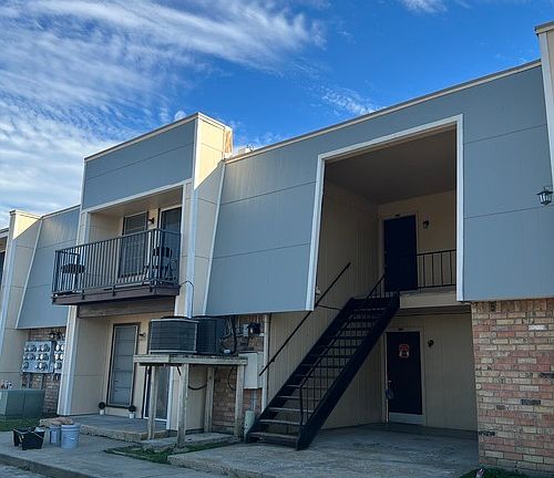 5th image of 4200 Maplewood Dr