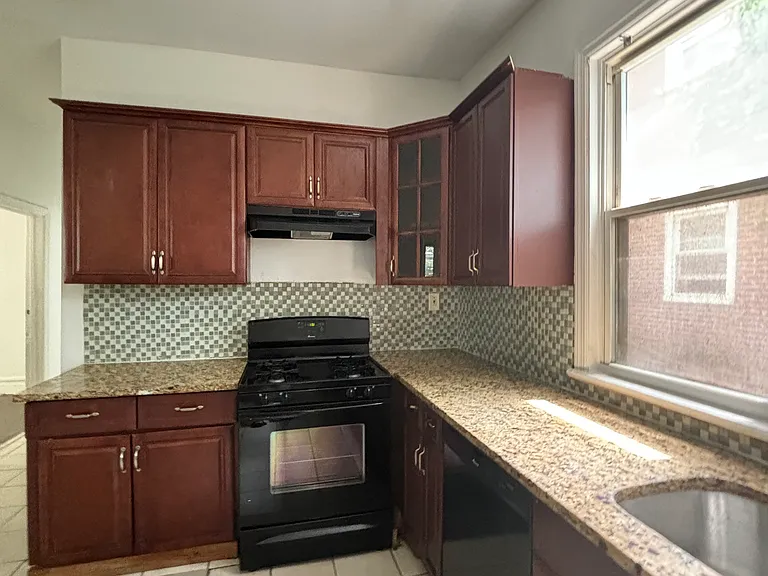 45 Treacy Ave #1 — Photo 2
