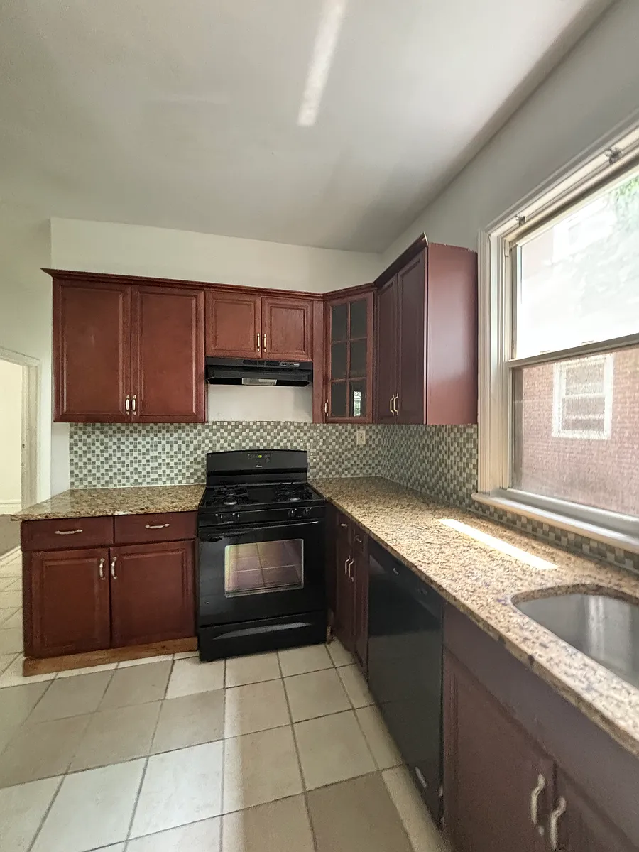 Building Photo - 45 Treacy Ave #1