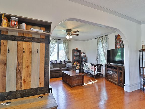 4th image of 333 S Napoleon Rd