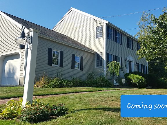 3rd image of 70 Maura Dr