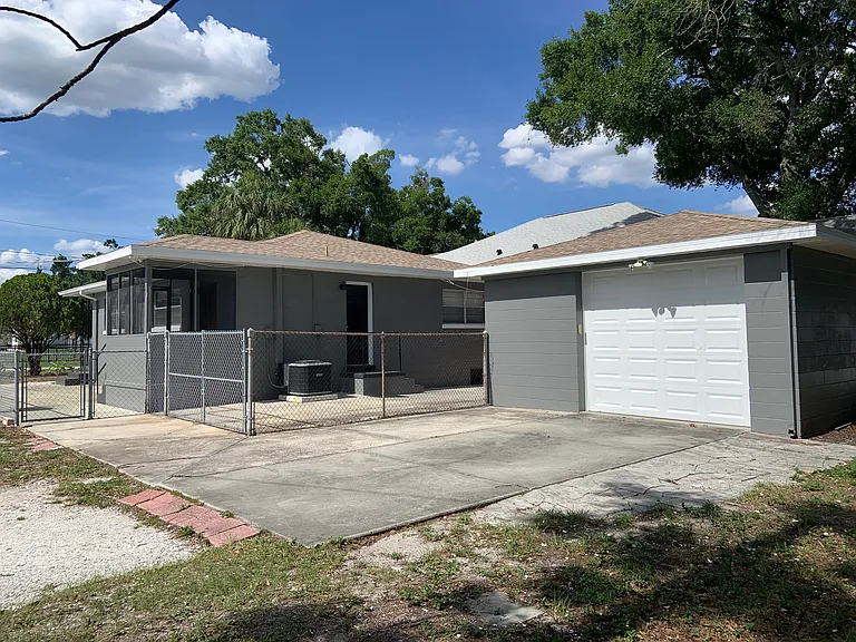 2424 W Cass St — Photo 5