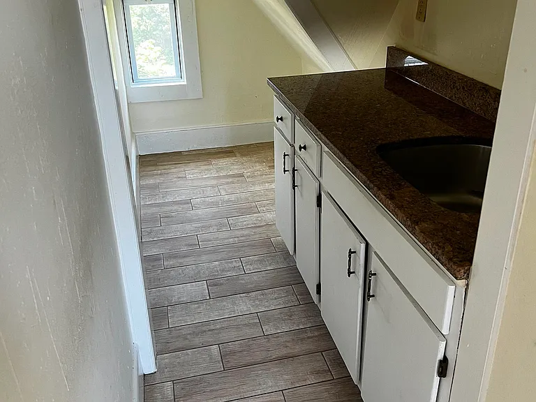 35 Fox St #3 — Photo 9