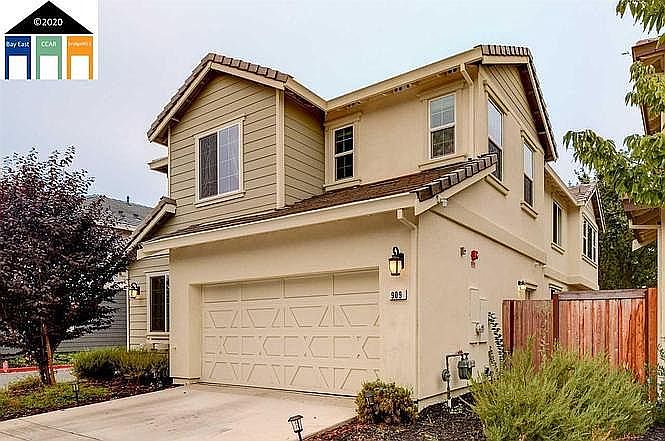 2nd image of 909 Autumn Brook Pl