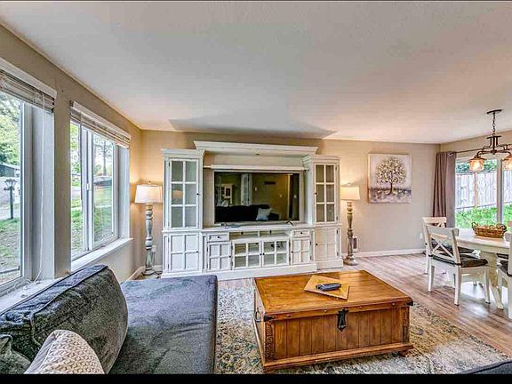 4th image of 5642 N 39th St