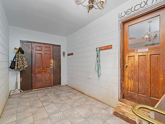 5th image of 5801 Bossert Rd