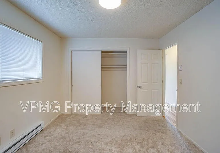 609 W McLoughlin Blvd — Photo 12