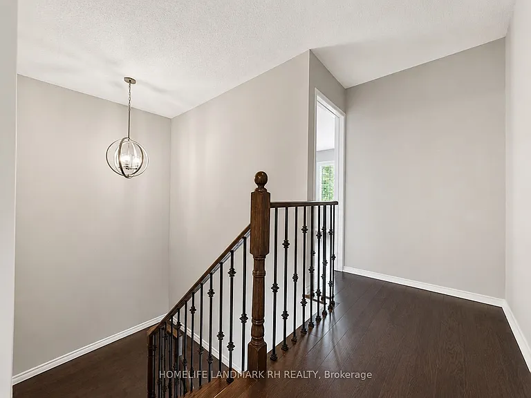 8 McKennon St — Photo 12