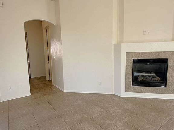 4th image of 4891 N Wycliffe Dr