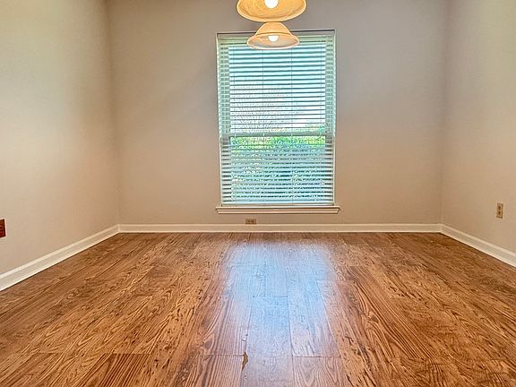 4th image of 1308 Glyndon Dr