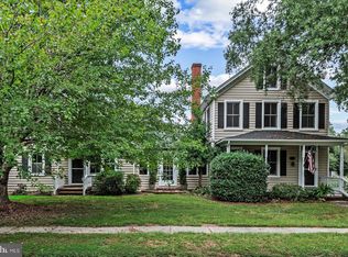 92 Front St, Warsaw, VA 22572