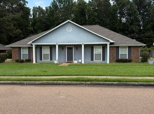 1042 N Azalea Dr, Madison, MS 39110