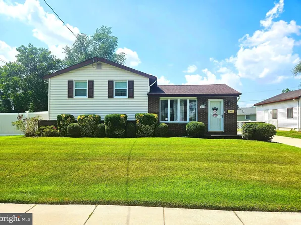 228 Somerset Rd, Deptford, NJ 08096